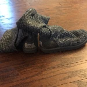 Grey knit Ugg’s